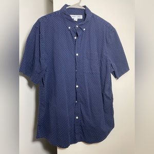 * L dark blue patterned Old Navy button-down tee